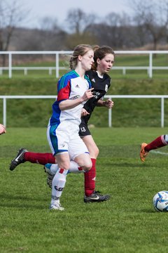 Bild 341 - wBJ SV Henstedt Ulzburg - TSV Sch�nberg : Ergebnis: 5:2